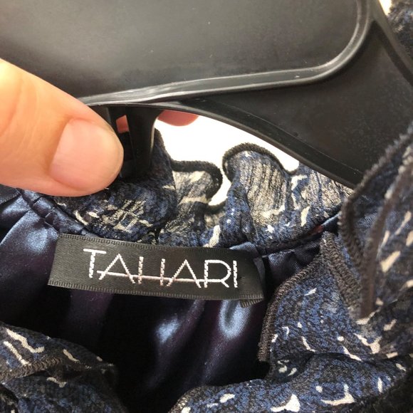 Tahari womens silk lined ruffle neck button front tank top blue medium - Picture 3 of 6